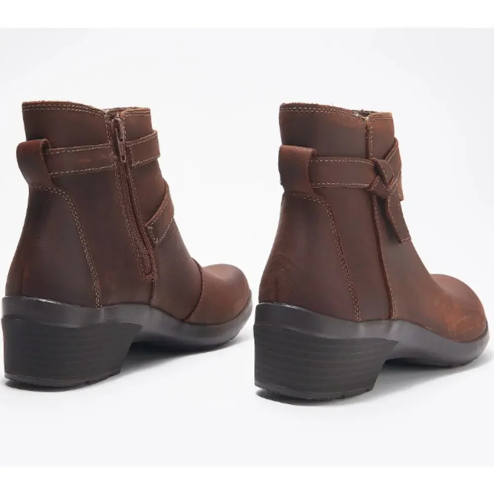 NEW Clarks Women's Angie Spice Booties Dark Tan Leather 7.5M Round Toe